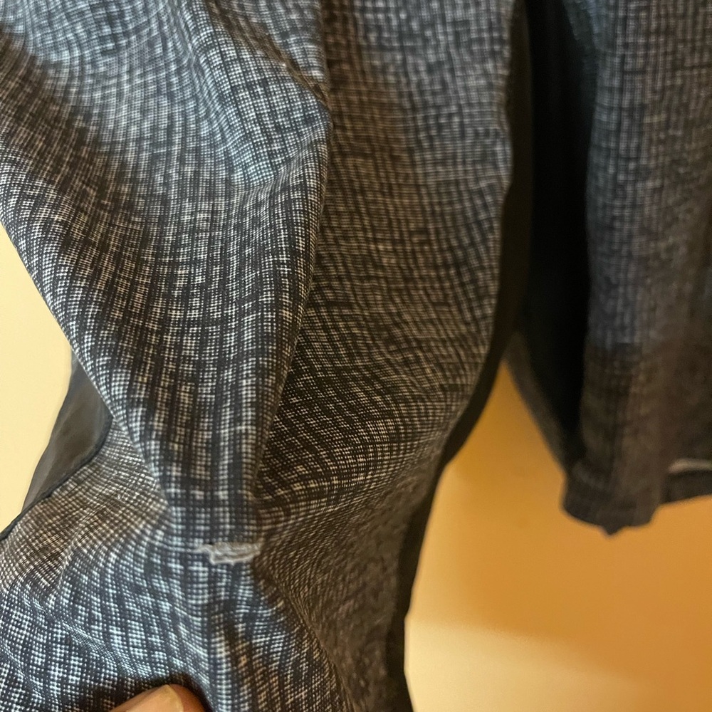 Flawed Lululemon The Short Men’s Size Large Have One Hole - Picture 3 of 9